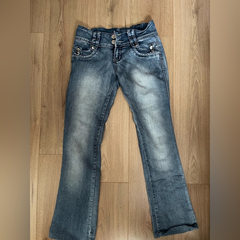 VINTAGE Y2K FLARE JEANS. UNIQUE DETAILS